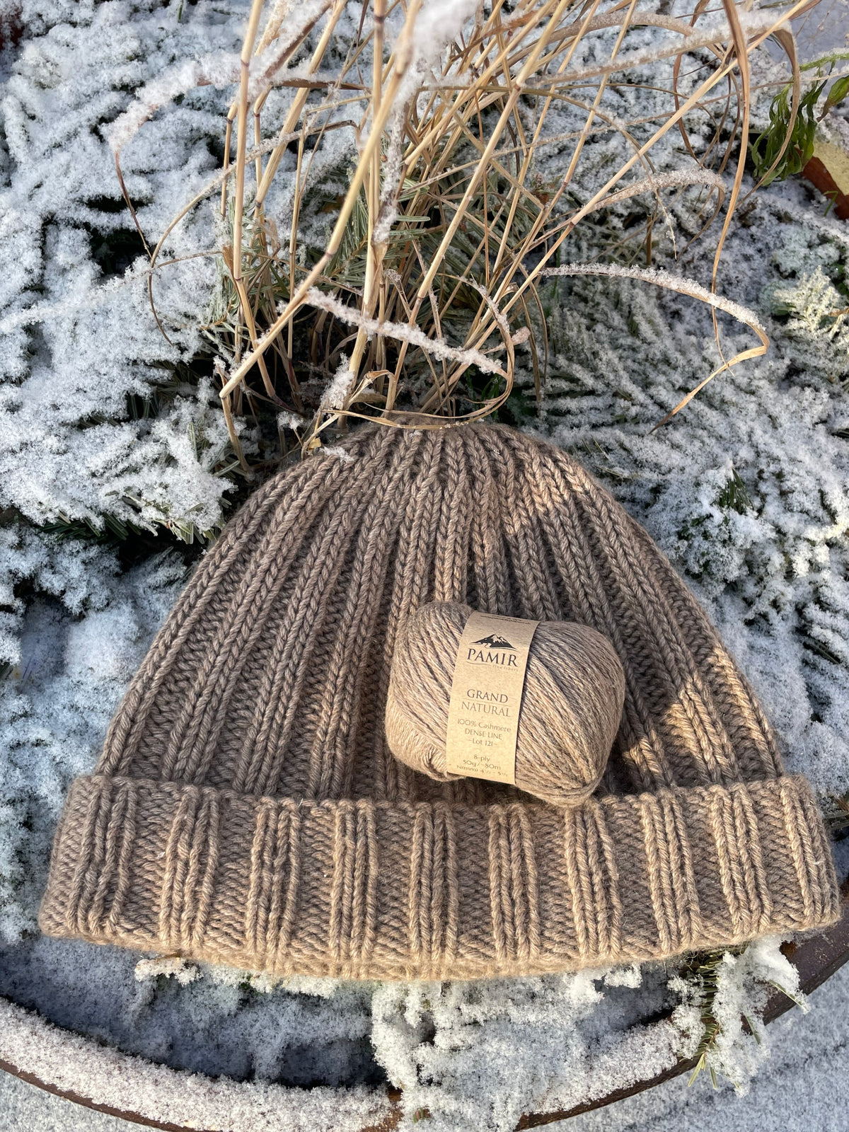 Beanie N#6 als Fischermütze aus GRAND Kaschmirgarn in Natural