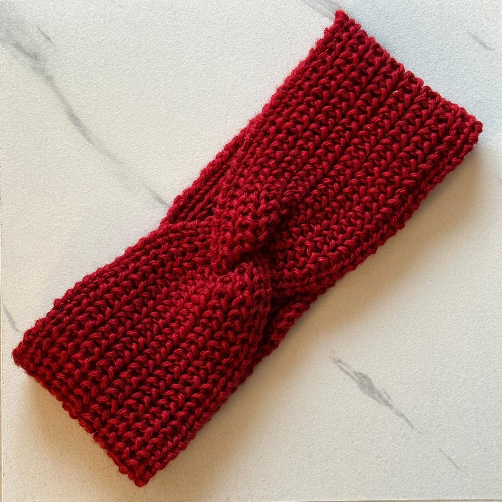 Halbpatent-Stirnband in Poppy Red aus Pamir CLASSIC Kaschmir, flach ausgelegt