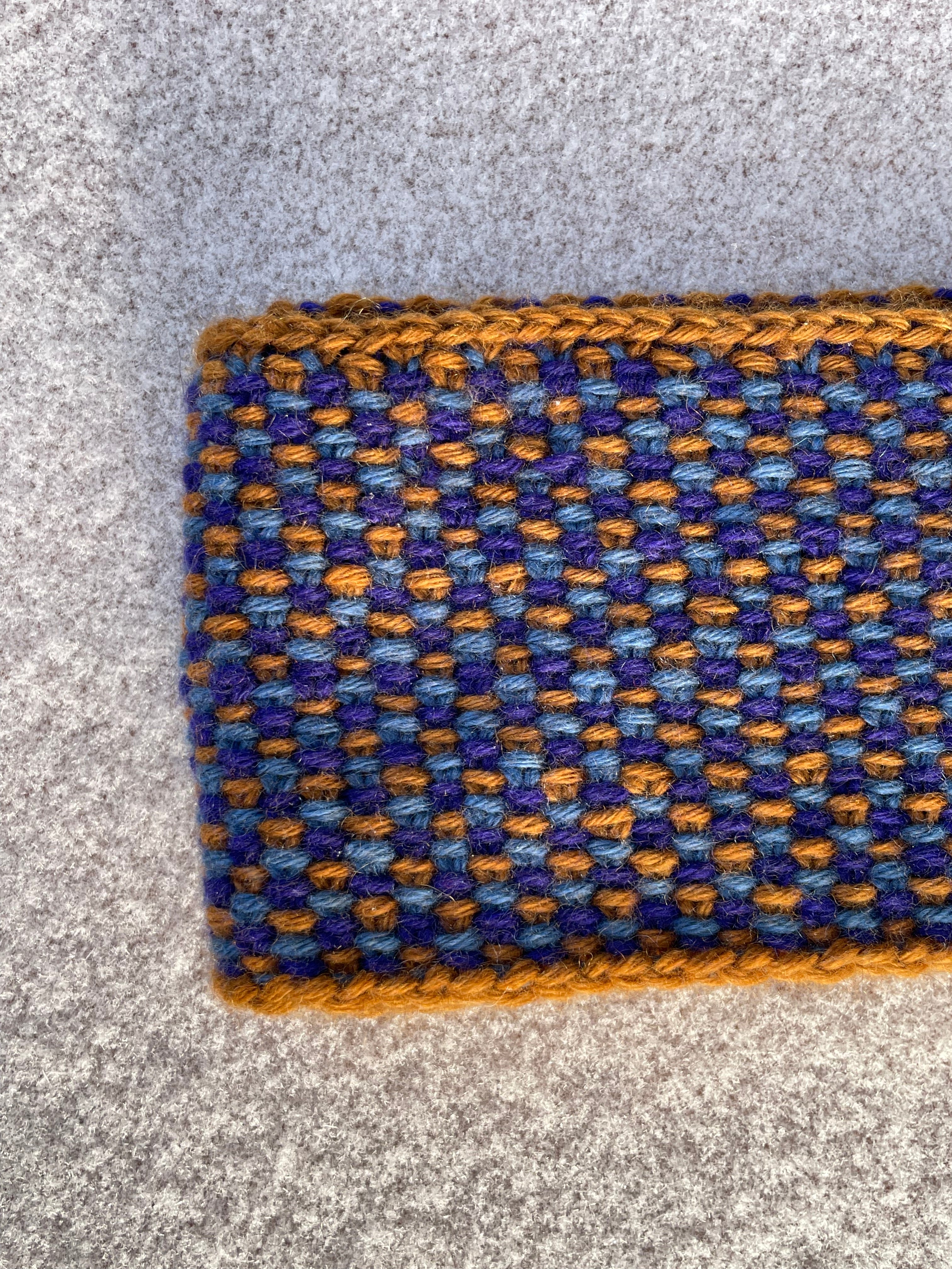 Minischal von Lalita Wild in Indigo Light, Hazel und Sapphire, flach ausgelegt